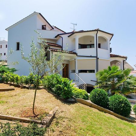 Apartments Gloria Vrsar Exterior foto