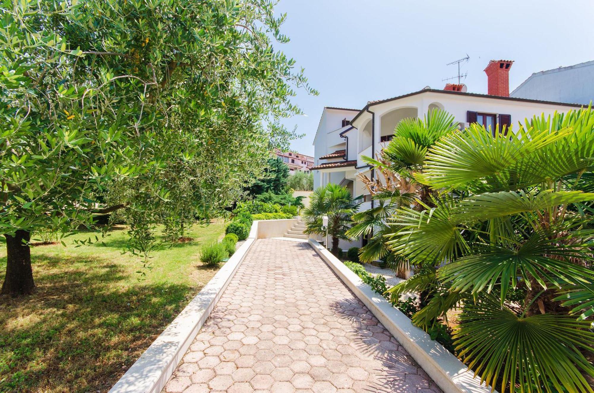 Apartments Gloria Vrsar Exterior foto
