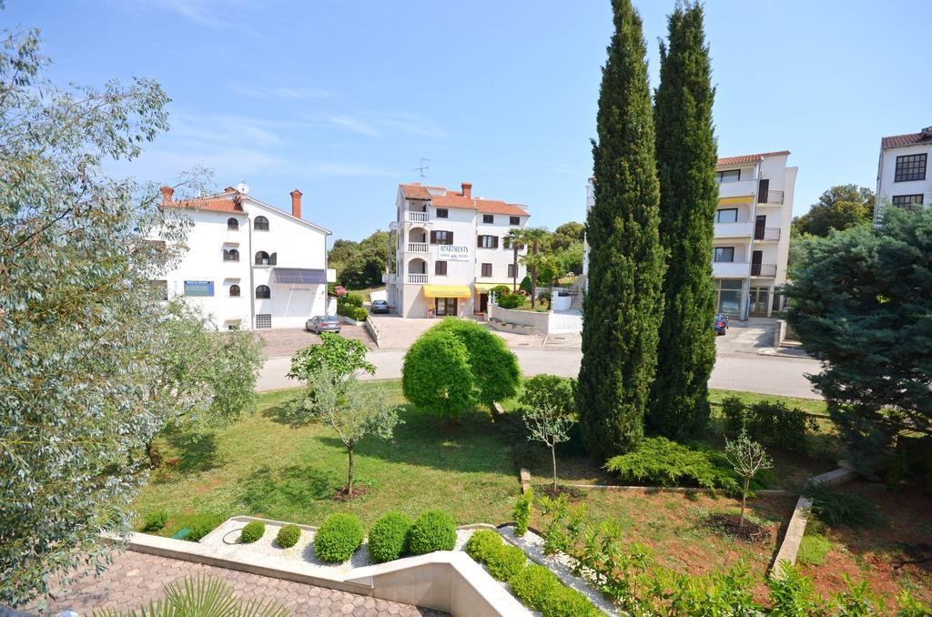 Apartments Gloria Vrsar Exterior foto