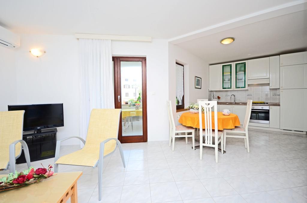 Apartments Gloria Vrsar Exterior foto