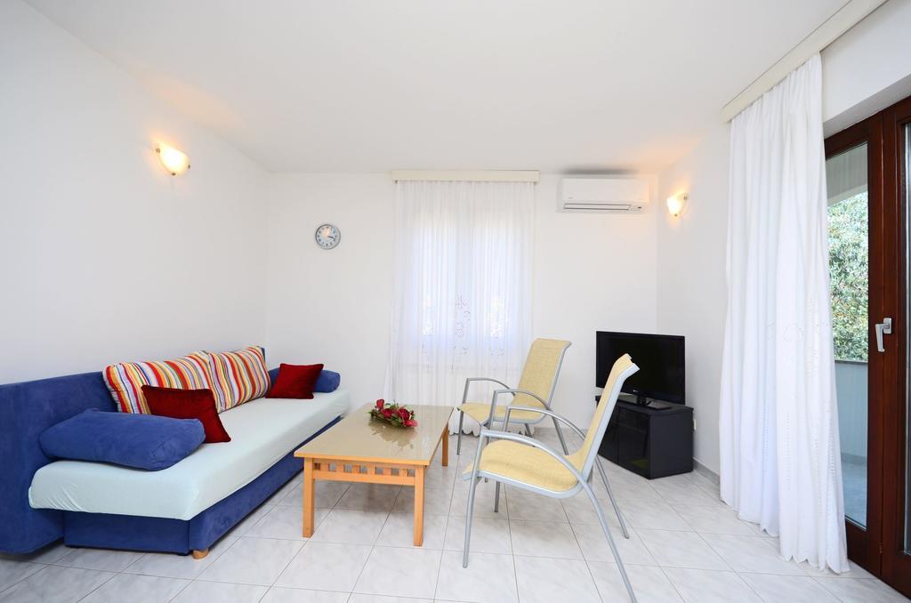 Apartments Gloria Vrsar Exterior foto
